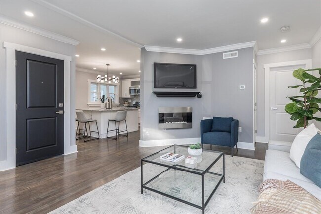 Building Photo - 25 Plymouth St