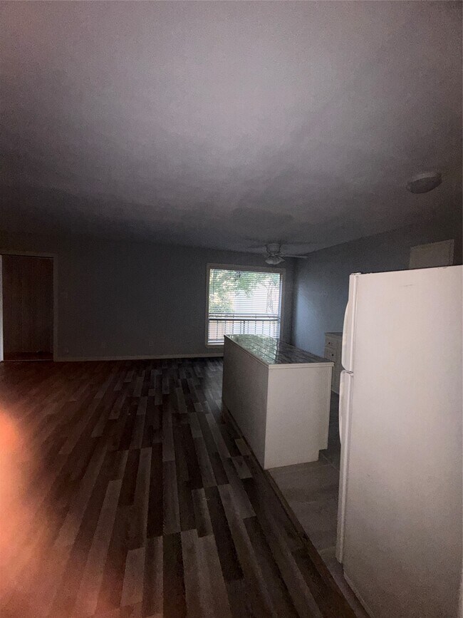 Foto del edificio - 4626 Bell St