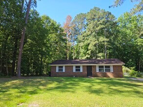 Building Photo - 2216 Winston Way