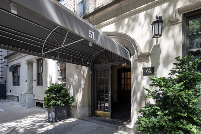 Entrance - 51 E 90th St