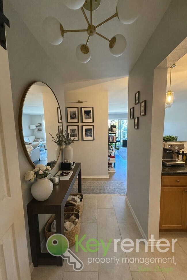 Foto del edificio - Charming & Remodeled Condo in one of San Diego's most loved neighborhoods