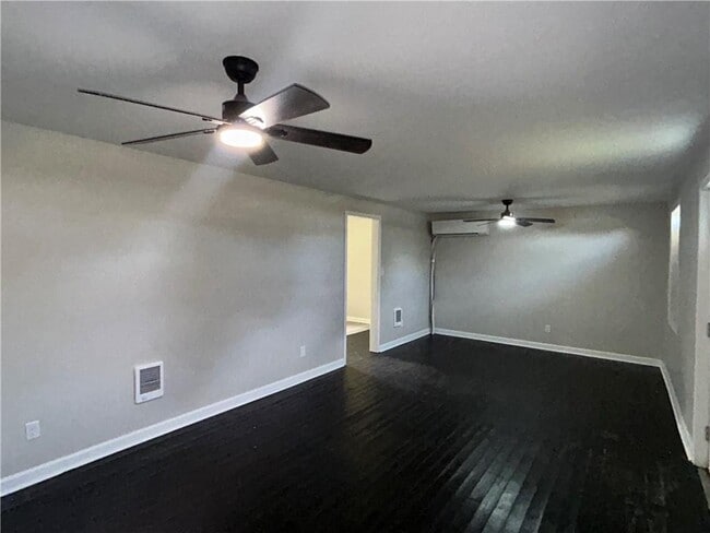 Foto del edificio - 404 Joycliff Terrace