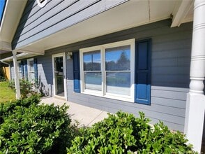 Building Photo - 2908 Rosemeade Dr