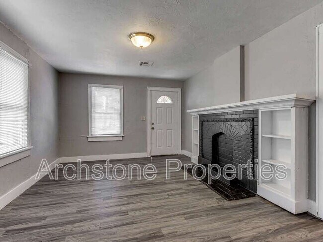 Foto del edificio - 4409 N Military Ave