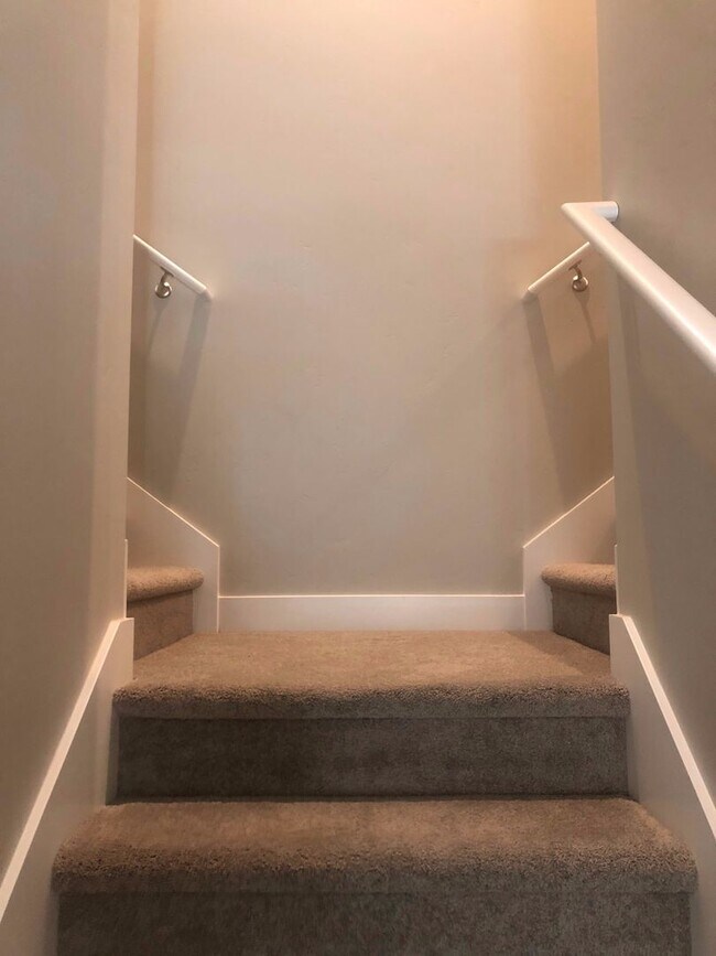 Foto del edificio - Duplex in Farmington Village!