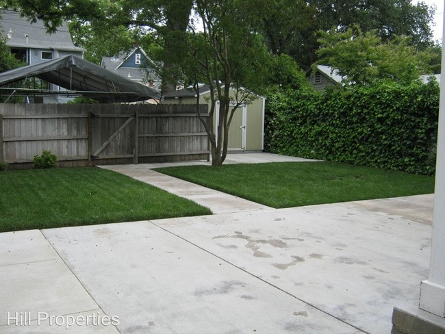 Building Photo - 3 br, 2.5 bath Room For Rent - 1121 Hazel St