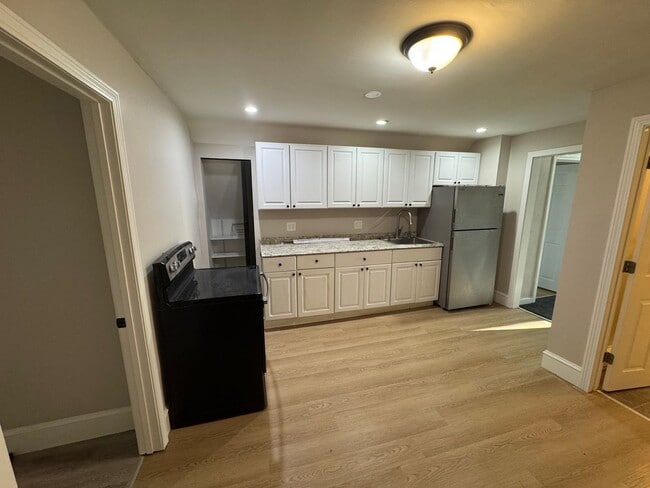 Building Photo - 70-72 Broadway-Unit 8