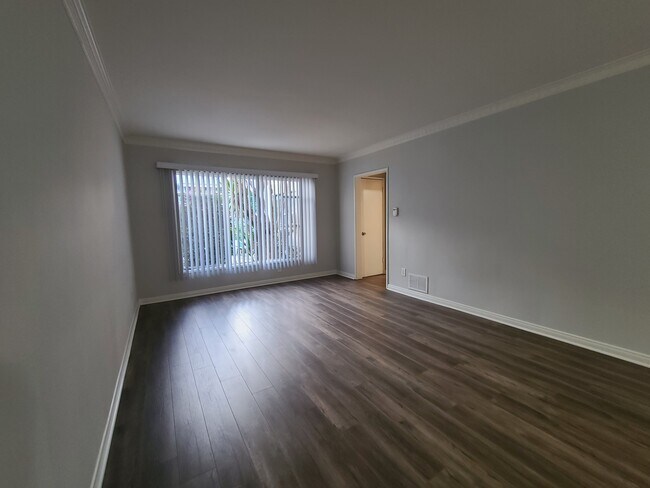 Foto del edificio - 1340 N Crescent Heights Blvd