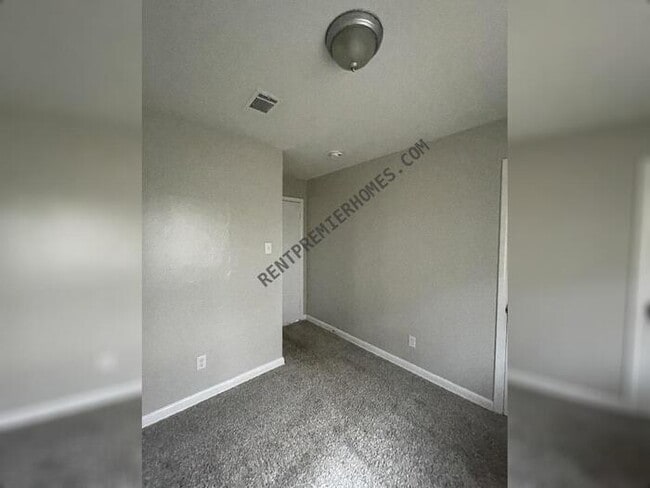 Building Photo - 6706 W Wakefield Dr