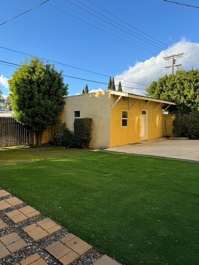 Foto del edificio - 1327 S Longwood Ave