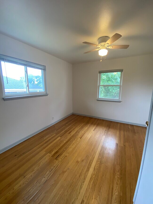 Bedroom - 2056 W Warnimont Ave
