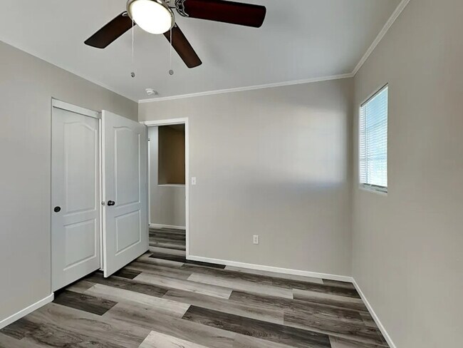 Foto del edificio - 4257 Olympic Point Dr