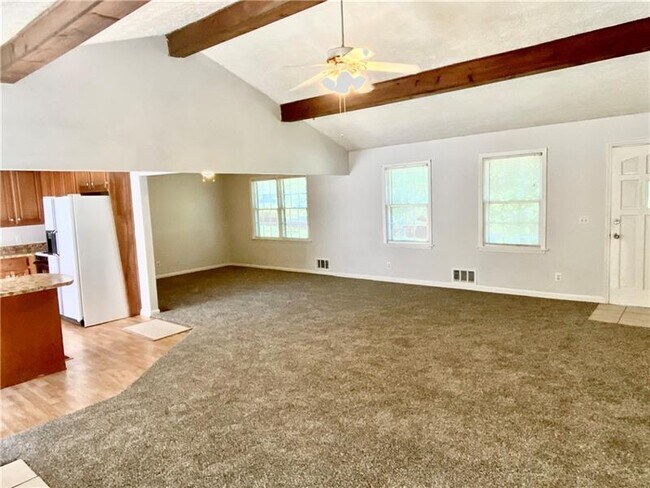 Building Photo - 401 Pilgrim Ct