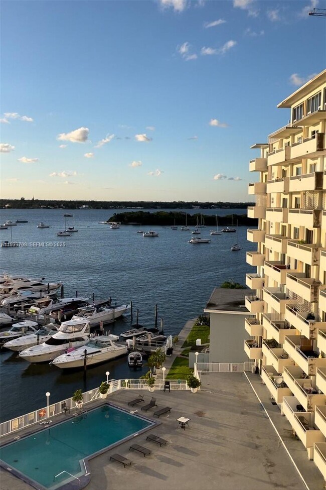 Building Photo - 7904 West Dr