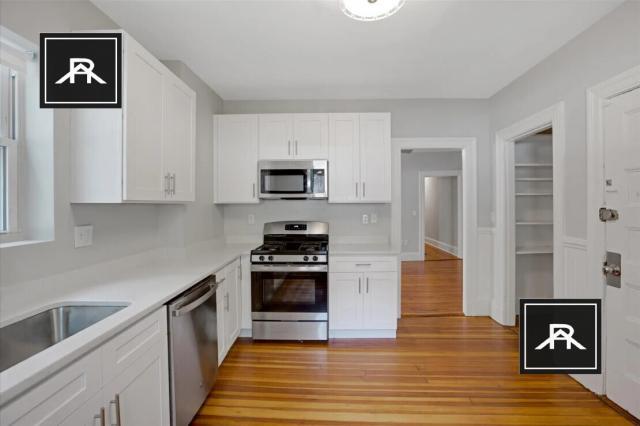 Foto principal - 3 bedroom in Brookline MA 02445