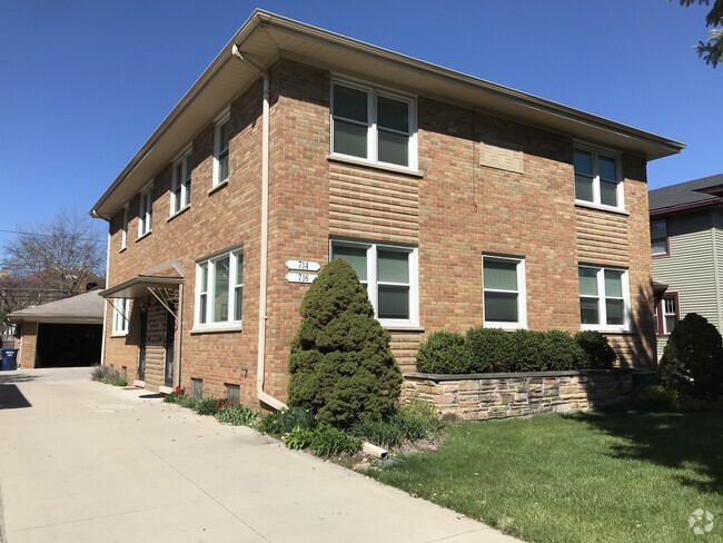 Building Photo - 716 N La Grange Rd
