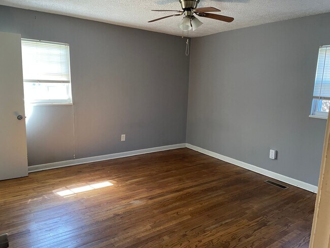 Foto del edificio - 4 bed 2.5 bath