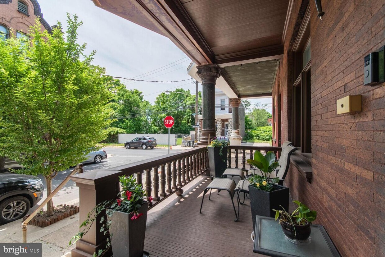 Foto principal - 1722 Marlton Ave