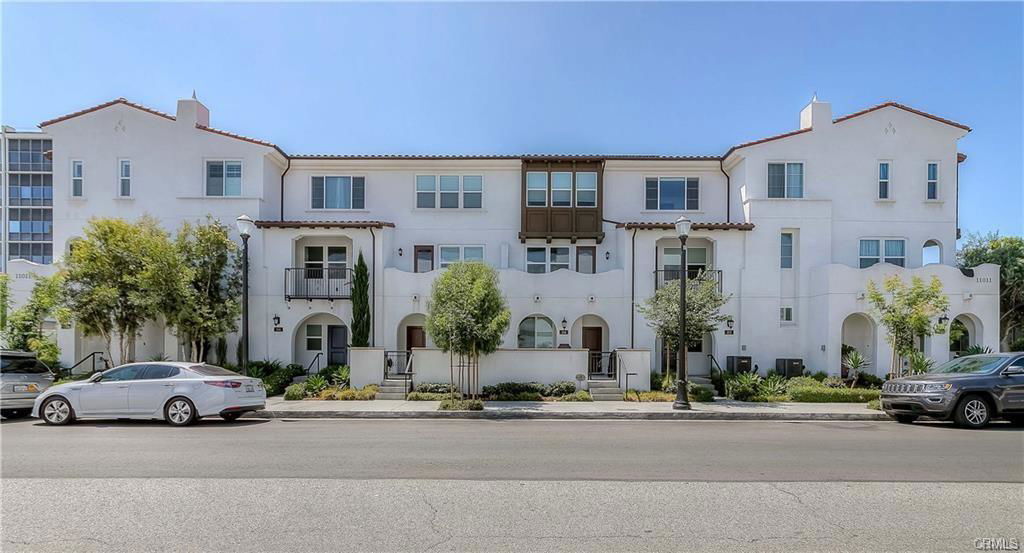 Primary Photo - 11011 La Reina Ave