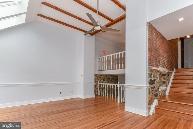 Foto del edificio - 57 Ivy Rd