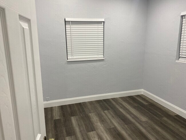 Room 1 - 2862 NW 4th St