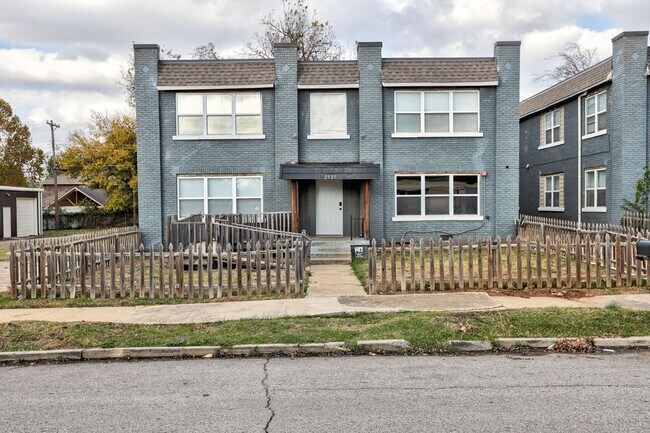 Foto del edificio - Bright & Stylish 2-Bedroom Close to the Plaza District  ** Move-in Special  $500 Off **