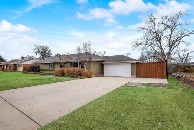 Building Photo - 10225 Best Dr