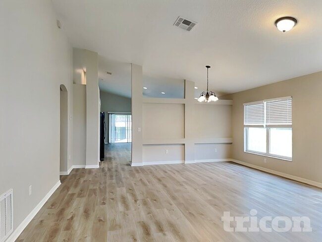 Building Photo - 24307 Satinwood Ct