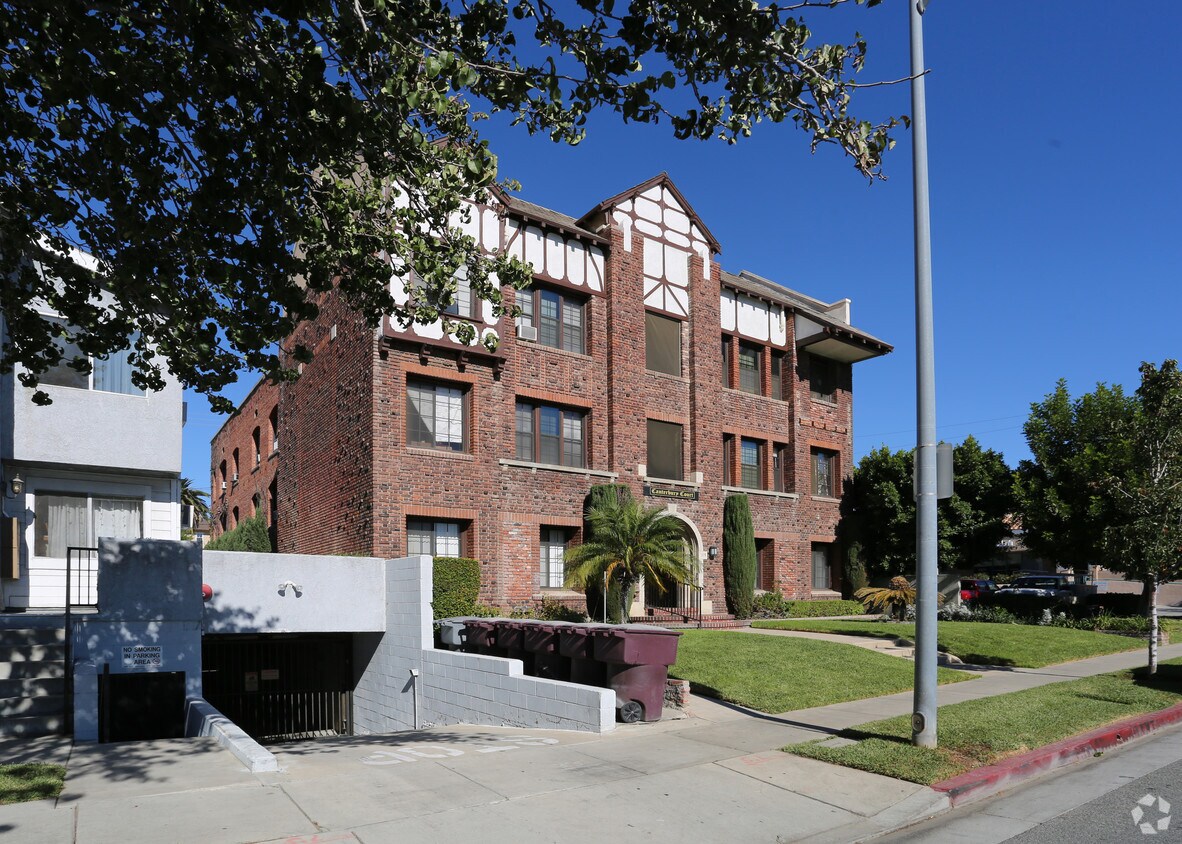 Foto principal - 319 W Wilson Ave