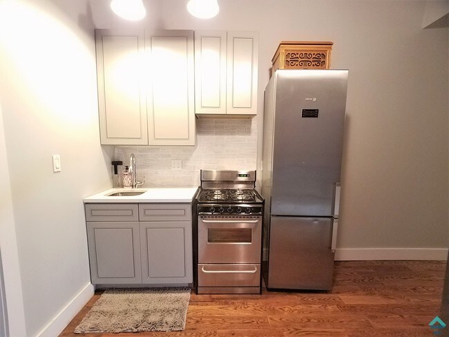 Foto del edificio - 237 Troy Ave