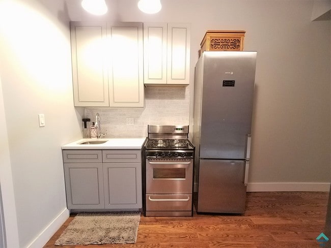 Building Photo - 237 Troy Ave