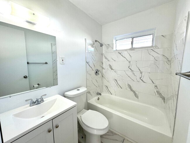 Foto del edificio - 606 SW 8th St