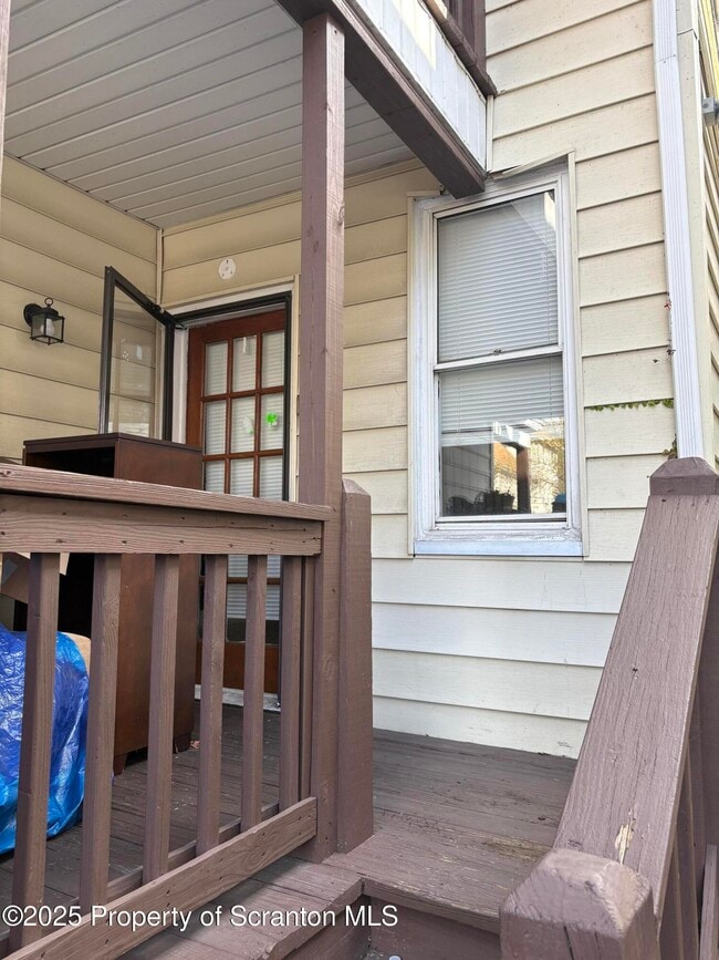 Building Photo - 1318 N Washington Ave