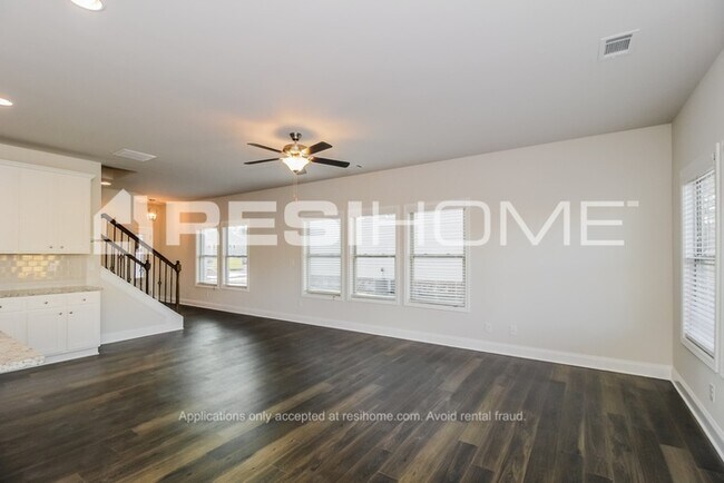 Building Photo - 1029 Tranquil Gdns Pl