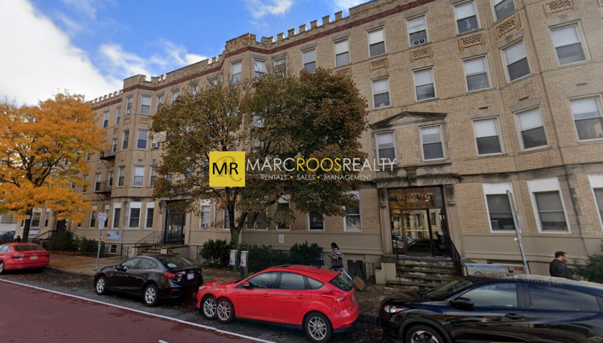 Foto del edificio - 64 Brighton Ave