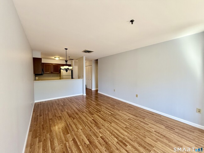 Building Photo - 1204 Whitney Ave
