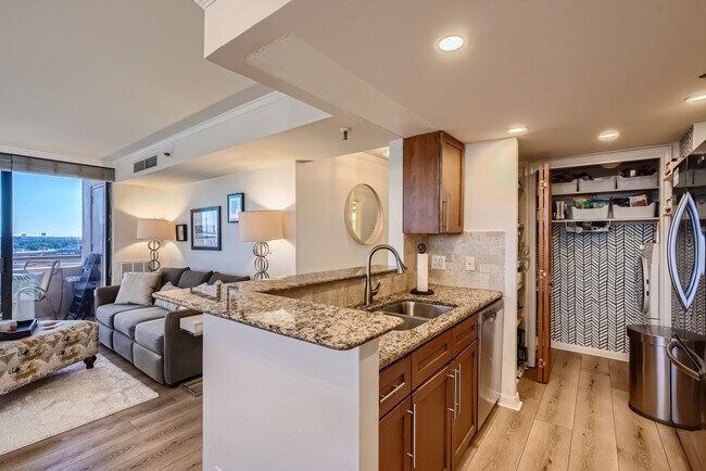 Foto del edificio - 3525 Sage Rd