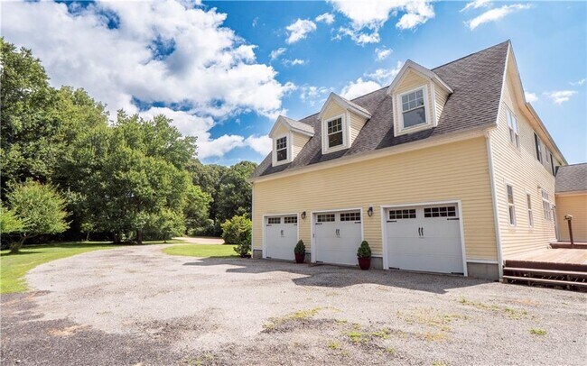 Building Photo - 31 Banfield Ln