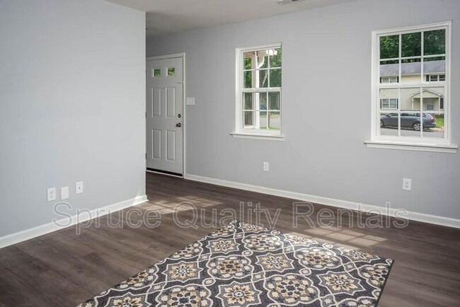 Building Photo - 220 Bridgefield Pl