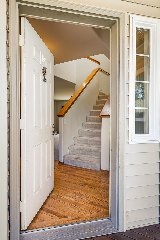 Building Photo - 15524 Chestnut Dr SE
