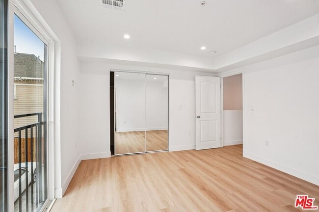 Building Photo - 312 N Coronado St