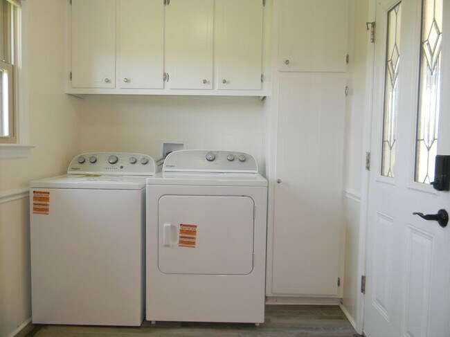 Foto del edificio - 802 Westview Ct