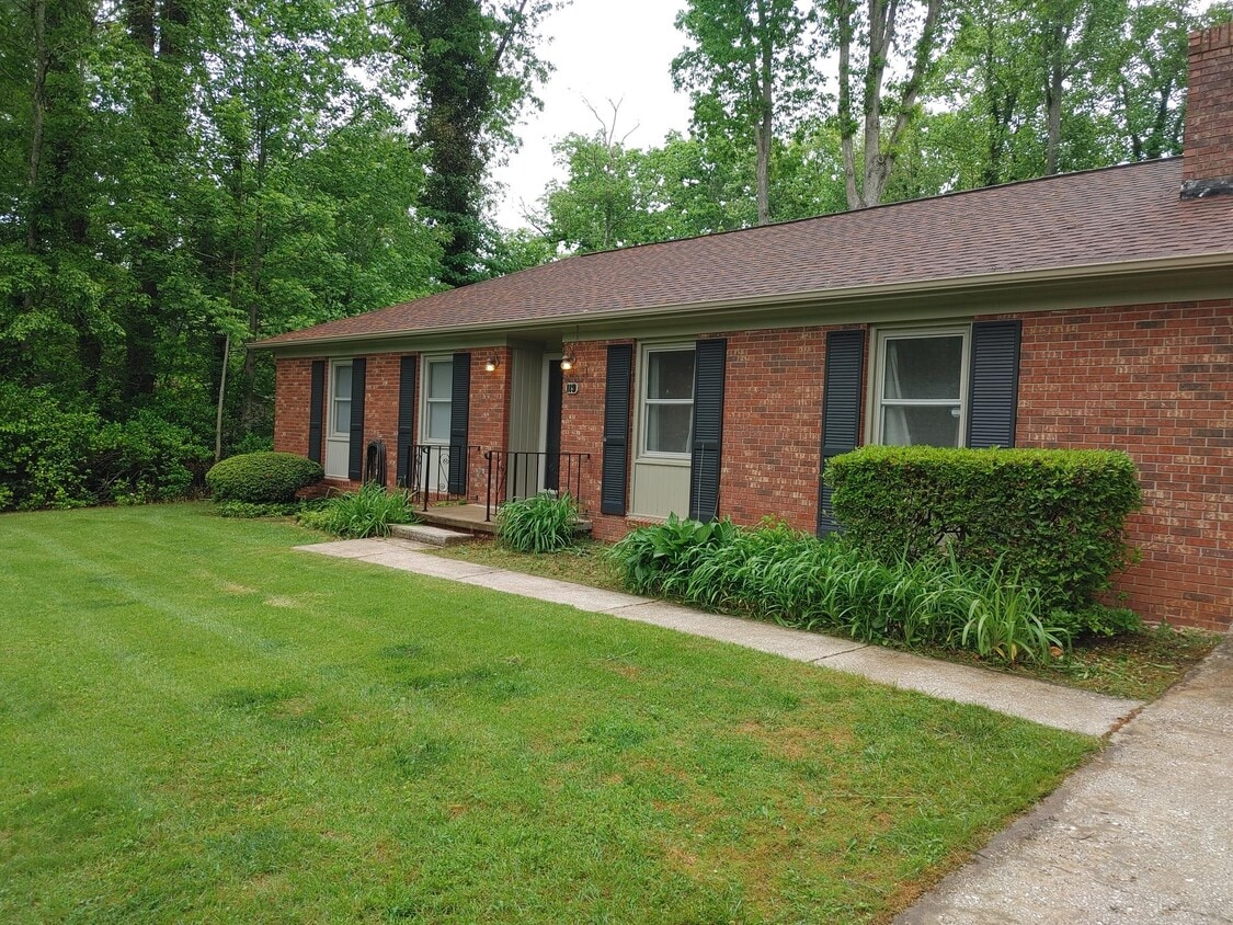 119 Sunset Hill Dr, Etowah, NC 28729 House Rental in Etowah, NC