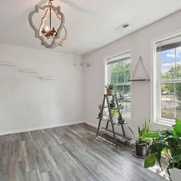 Foto del edificio - 14501 Livingston Rd