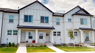 Building Photo - 9367 N Vernham Ln