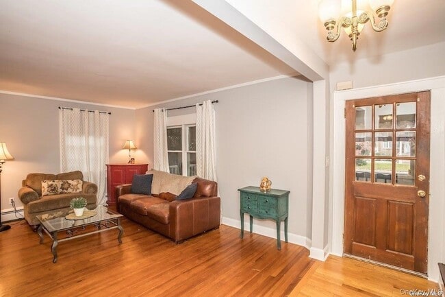 Photo - 2 Elm Pl House