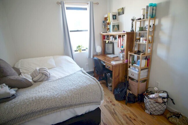 Building Photo - 427 Tompkins Ave
