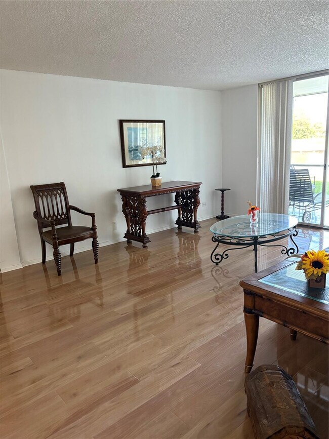 Foto del edificio - 3750 Inverrary Dr