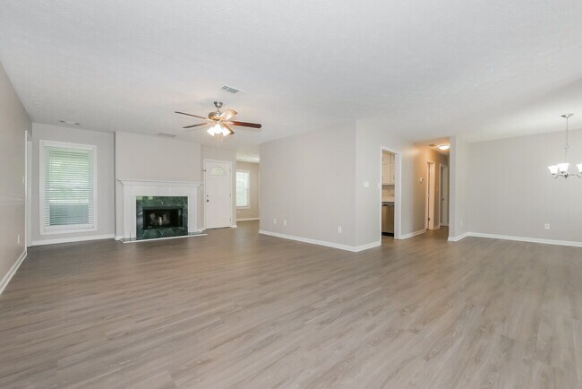Building Photo - 11654 Heritage Dr
