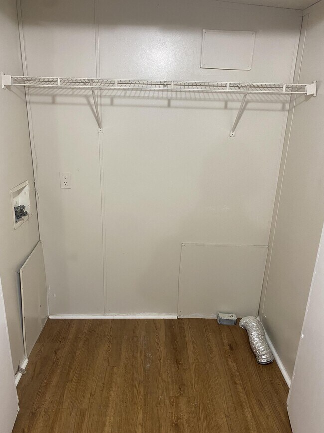 Building Photo - 3023 Cantabrian Dr